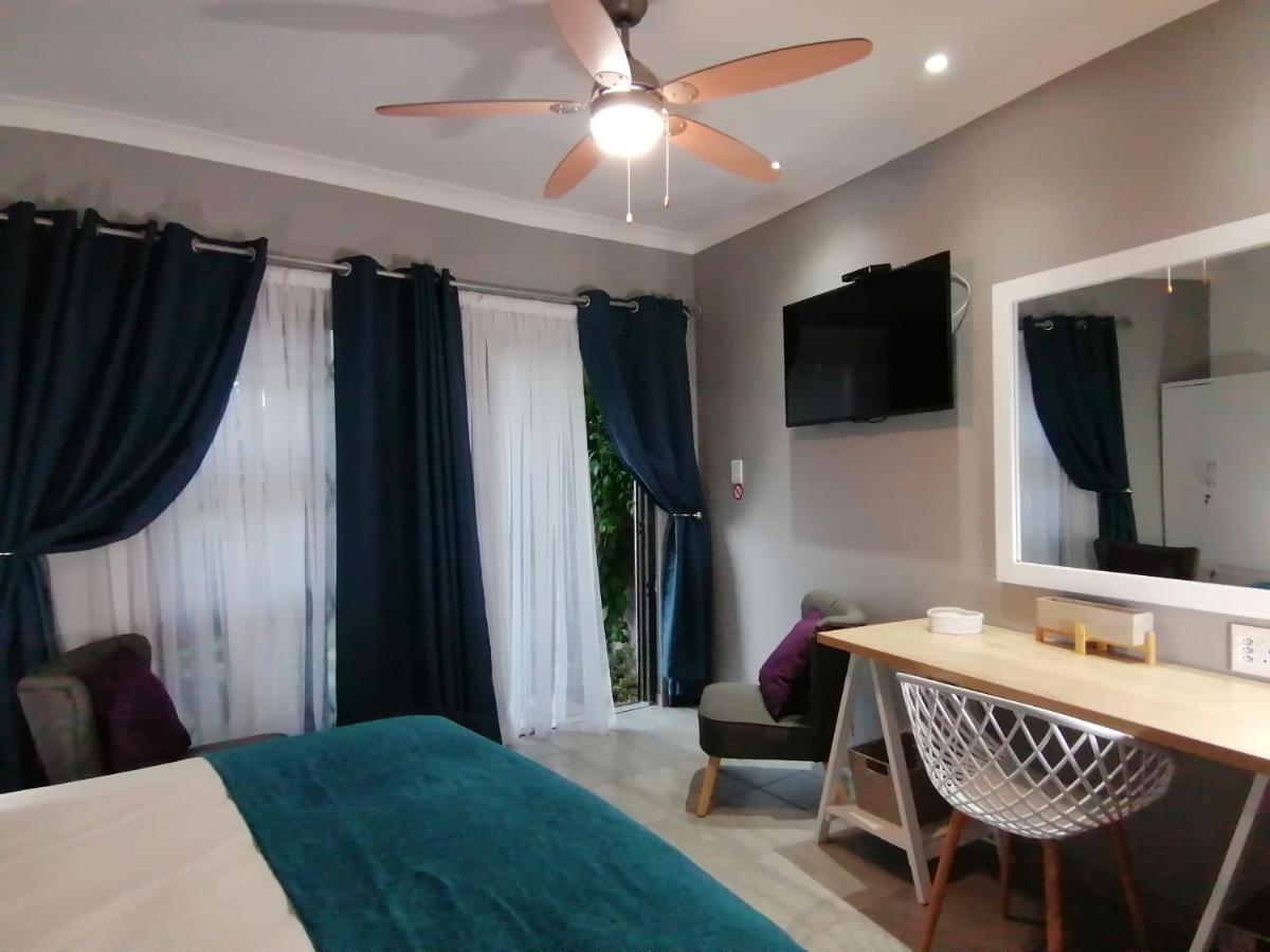 Roxy'S Rest Guest House Vanderbijlpark Exterior photo