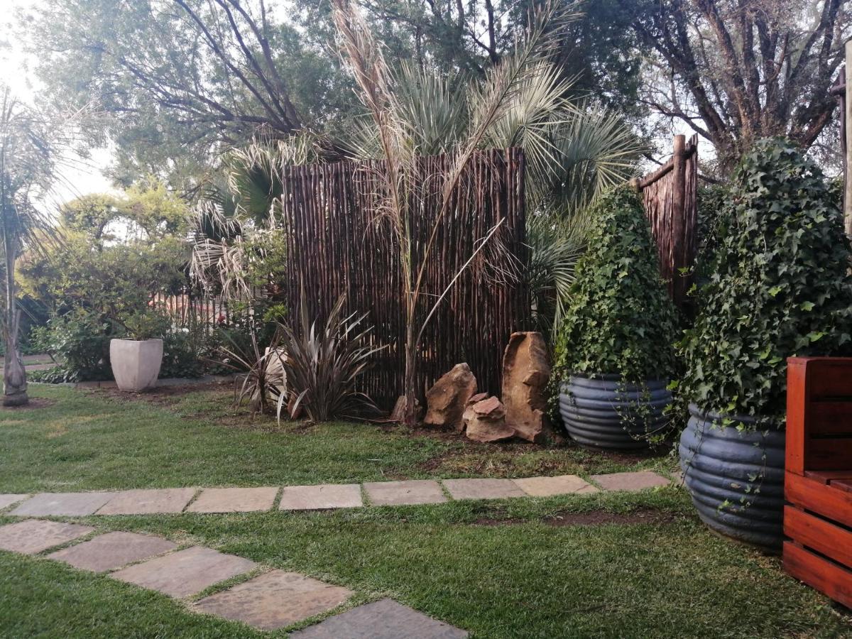 Roxy'S Rest Guest House Vanderbijlpark Exterior photo
