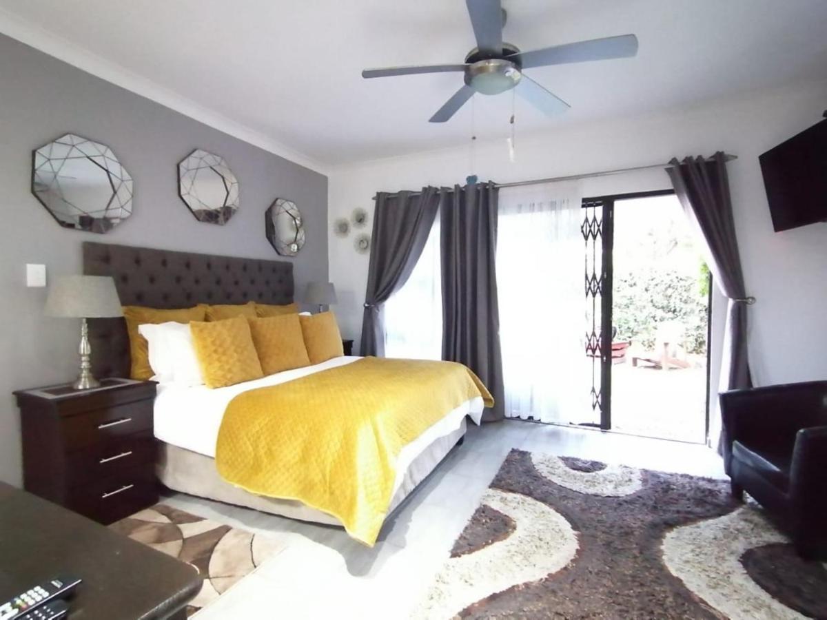 Roxy'S Rest Guest House Vanderbijlpark Exterior photo