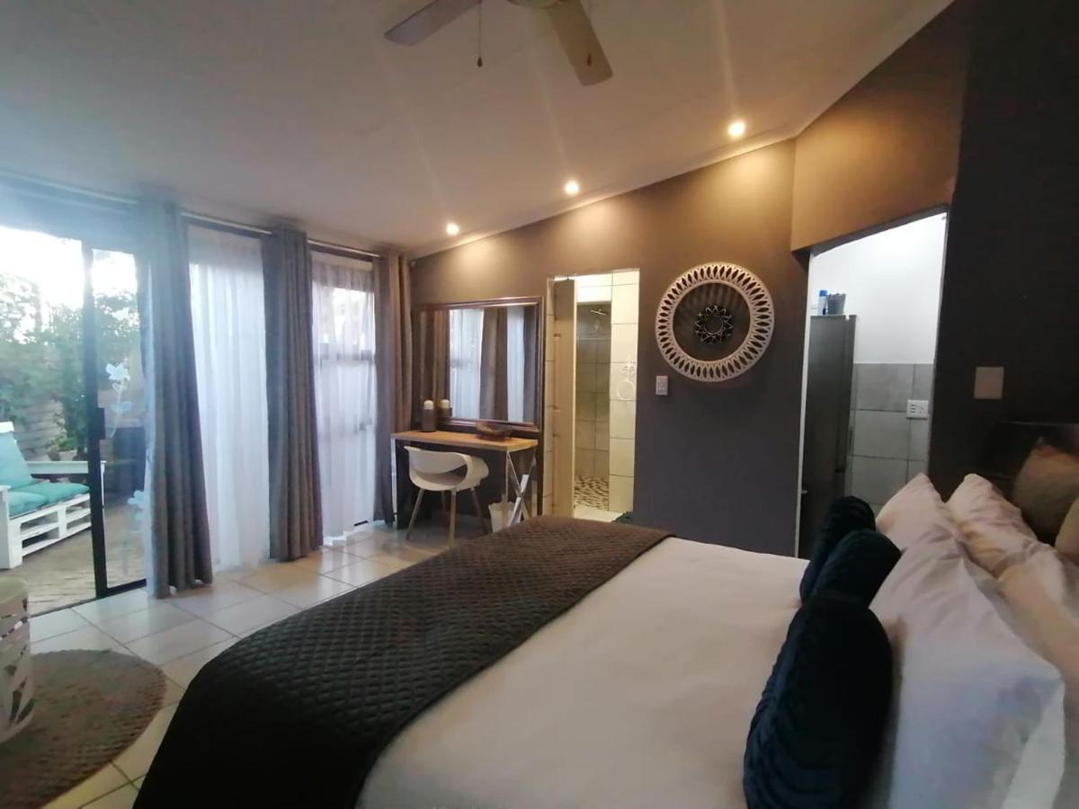 Roxy'S Rest Guest House Vanderbijlpark Exterior photo