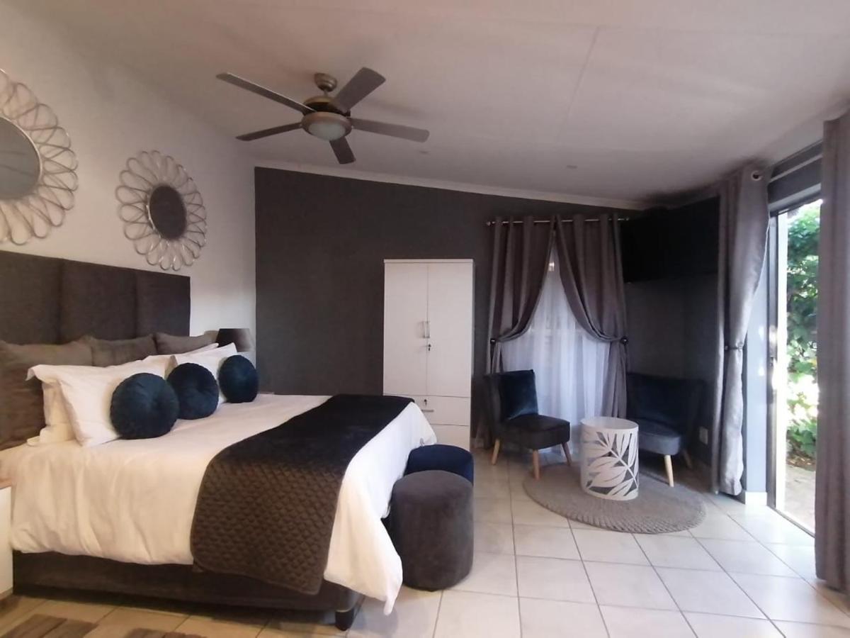 Roxy'S Rest Guest House Vanderbijlpark Exterior photo